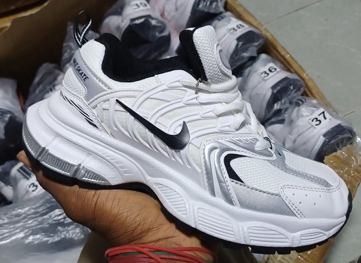 Nike Skate Blanca Chulo Negro