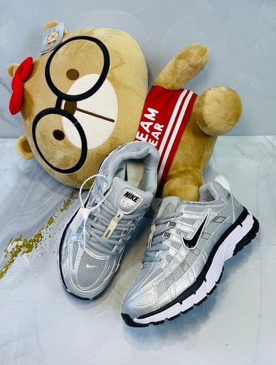 Nike P6000 Gris Blanca Chulo Negro 