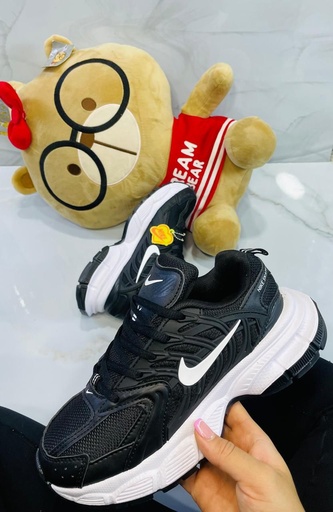 Nike Skate Negro-Blanco 