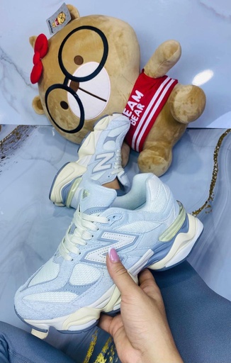 New Balance 9060 Gris Suela Beige 