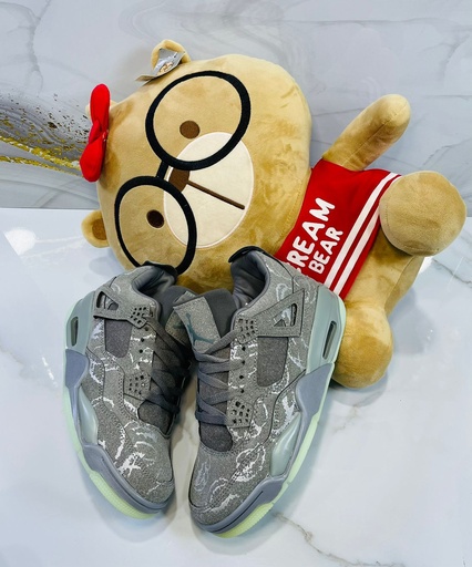 Jordan Retro 4 Gris Suela Verde