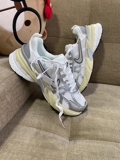 Nike Cushlom Beige Gris