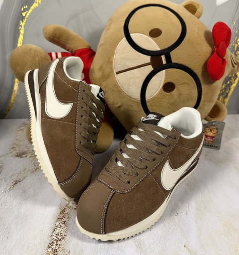 Nike Cortez Cafe-Blanco Letras