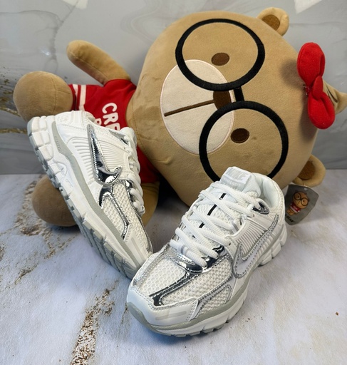 Nike Vomero Blanco-Plateado