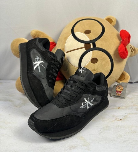 Calvin Klein Negra Toda Tela