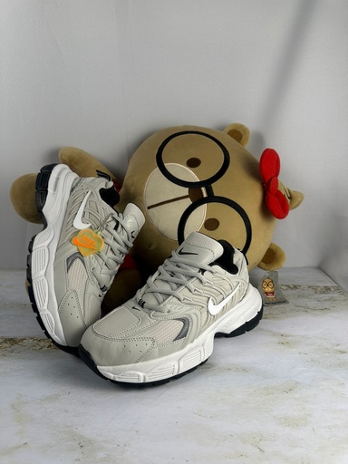 Nike Skate GRIS CHULO BLANCO