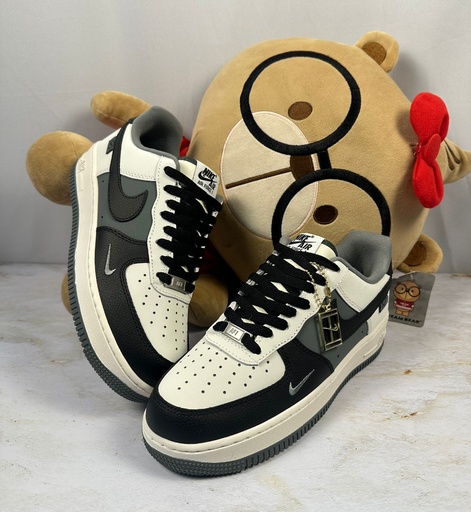 Nike AF1 BEIGE NEGRA