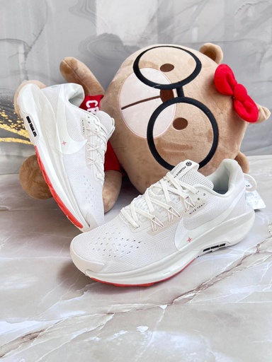 Nike Trail Beige Chulo Blanco