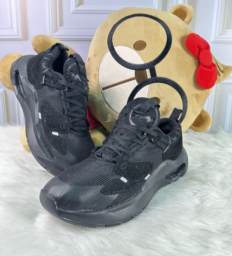 Jordan Cadence Toda Negra