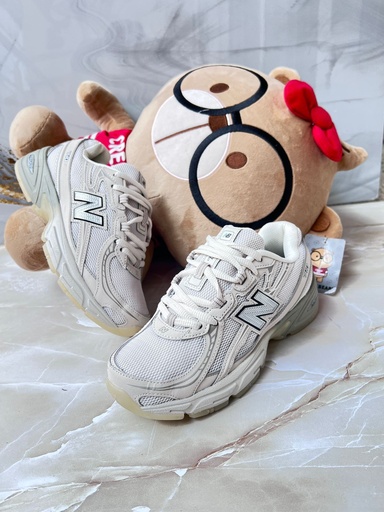 New Balance 740 Beige