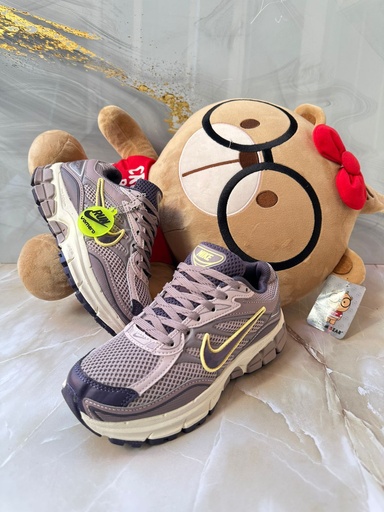 Nike Vomero 6 Morado