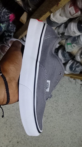 Vans Gris Suela Blanca