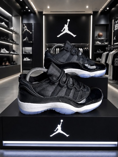 Retro 11 Bajito Negro Suela Azul
