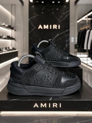 Amiri Letras Negro Todo Perlado