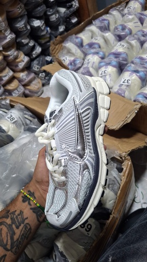 Nike Vomero Gris-Chulo Plateado Oscuro