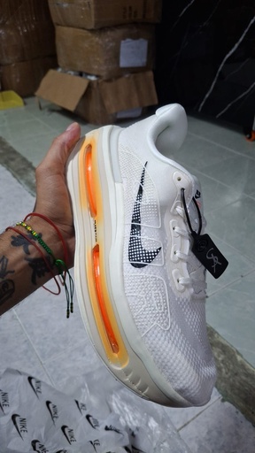 Nike Vomero Premium Blanco Hueso Naranja
